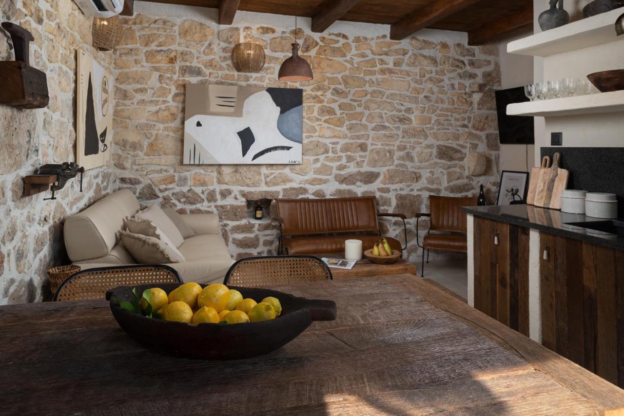 Blacksmith'S House - Rental House With Heated Pool Posedarje Exterior photo