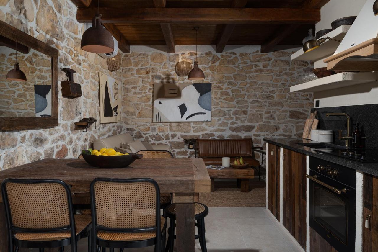 Blacksmith'S House - Rental House With Heated Pool Posedarje Exterior photo