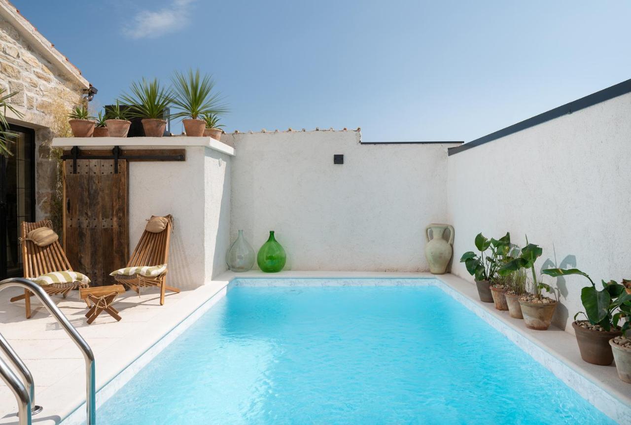 Blacksmith'S House - Rental House With Heated Pool Posedarje Exterior photo