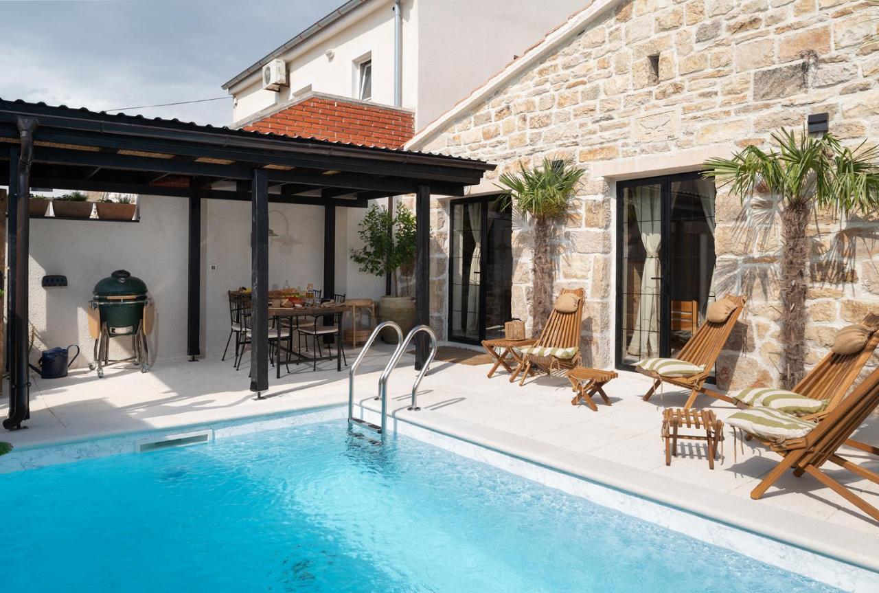 Blacksmith'S House - Rental House With Heated Pool Posedarje Exterior photo